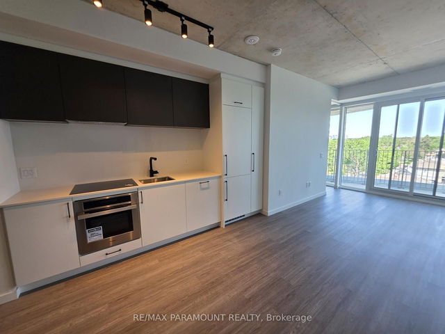 617 - 689 The Queensway Drive