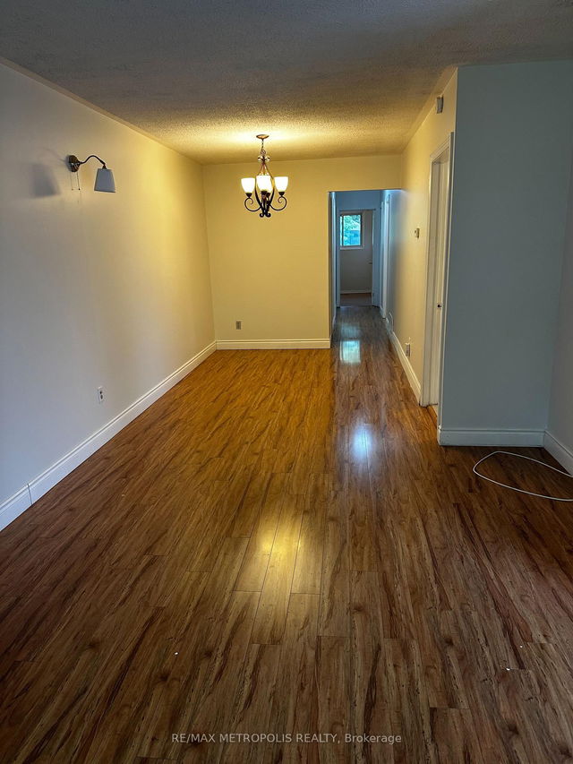 Upper - 7809 Priory Crescent