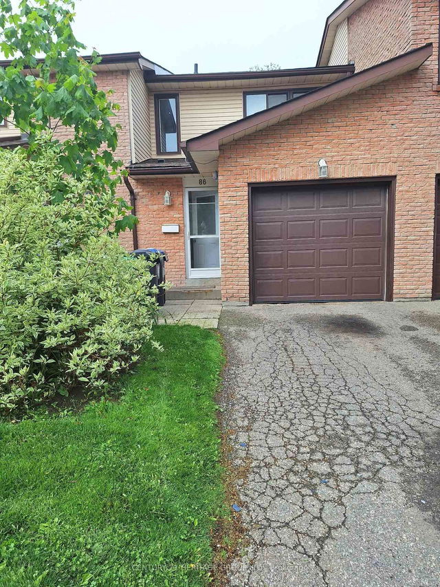 86 Collins Crescent