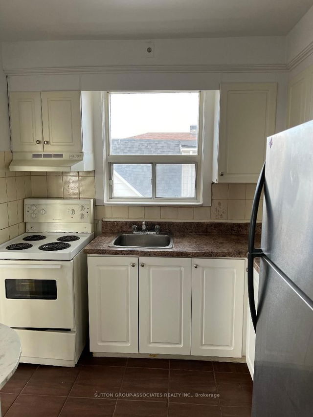 5 - 125 Ewart Avenue