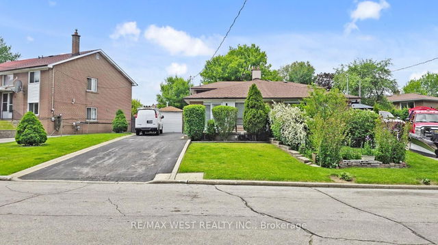 12 Franson Crescent