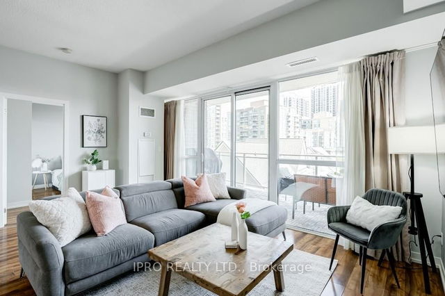 406 - 5101 Dundas Street