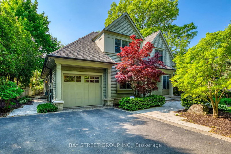 1049 Cedar Grove Blvd, Oakville, L6J 2C2 | Image 2