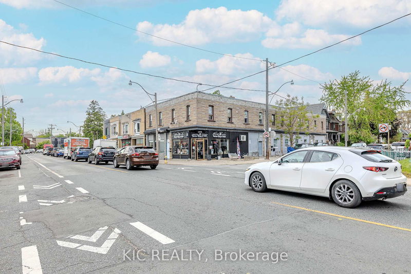 Unit 5 — 1980 Davenport Rd, Toronto - Weston-Pellam Park image-0-0