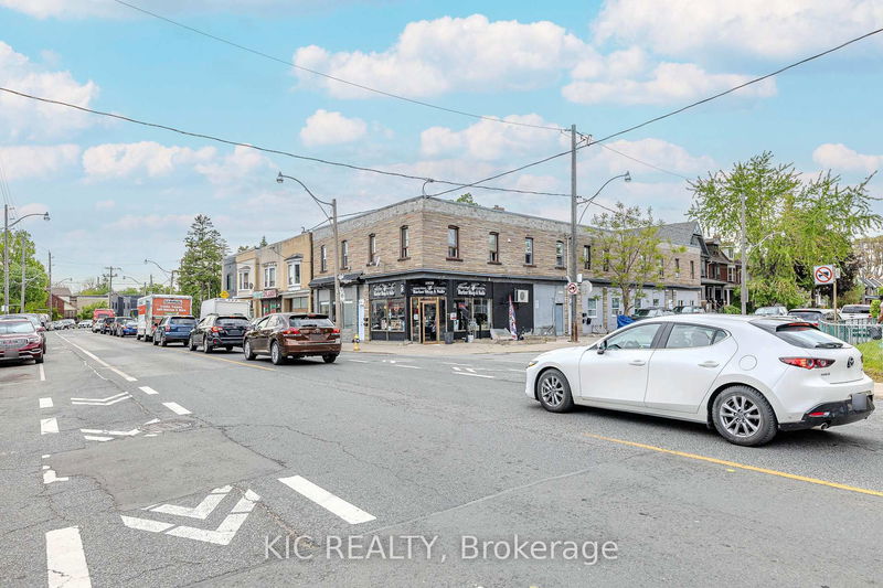 Unit 9 — 1980 Davenport Rd, Toronto - Weston-Pellam Park image-0-0