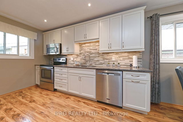 44 Moultrey Crescent