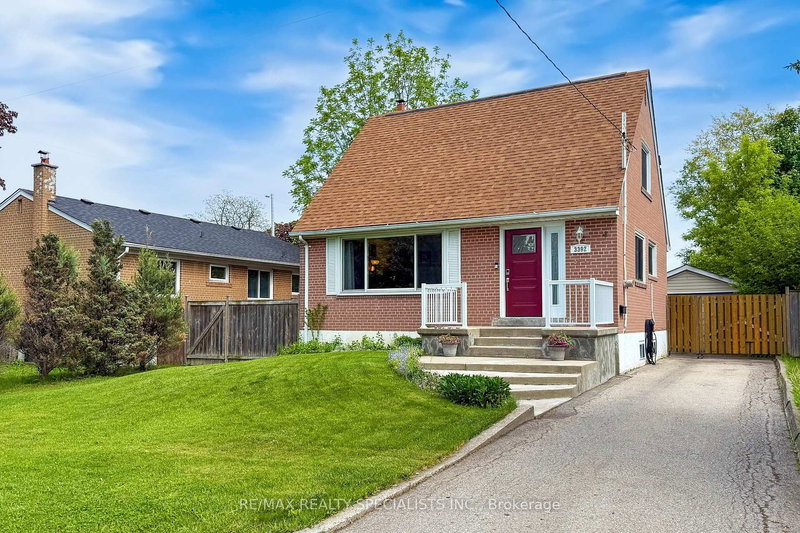 3392 Sonja Rd, Mississauga, L4T 1R1 | Image 2