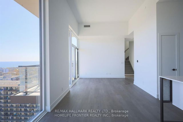 1407 - 270 Dufferin Street