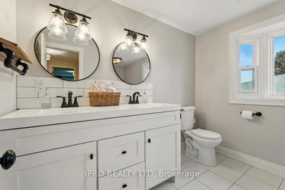 27 Caldwell Cres, Brampton - Brampton East image-0-3