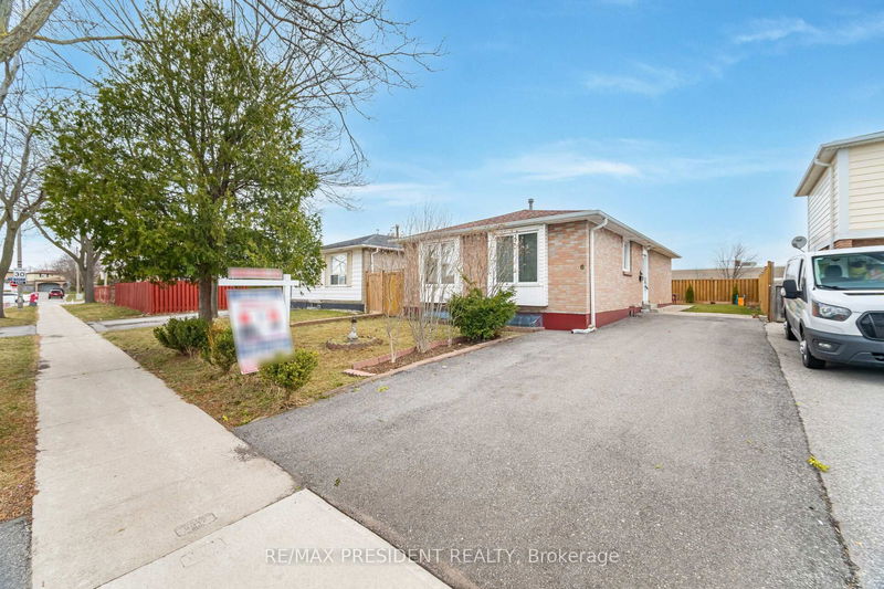 6 Sultan Pool Dr, Toronto - West Humber-Clairville image-0-0