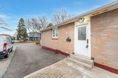 6 Sultan Pool Dr, Toronto - West Humber-Clairville image-0-1
