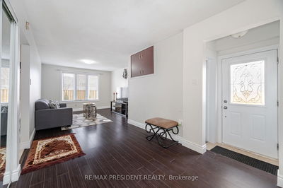 6 Sultan Pool Dr, Toronto - West Humber-Clairville image-0-3