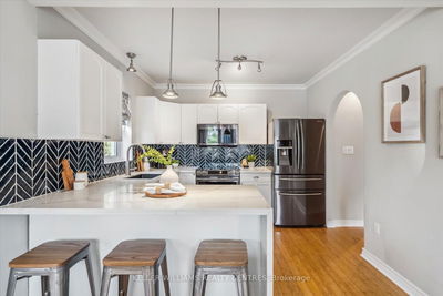13 Villa Rd, Toronto - Long Branch image-0-3