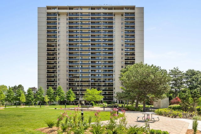 306 - 812 Burnhamthorpe Road