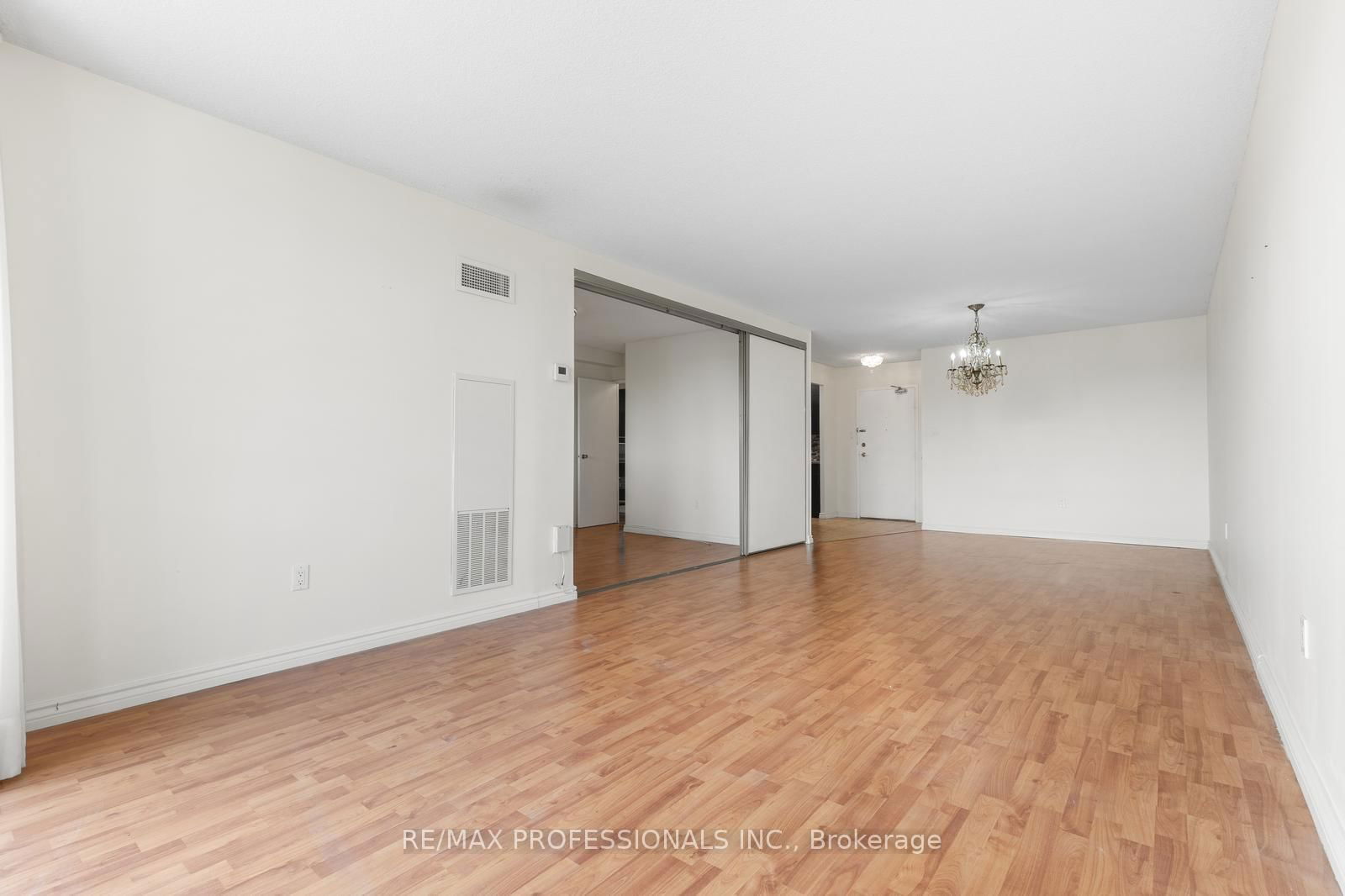 Condo for sale at 306-812 Burnhamthorpe Road, Toronto, Markland Wood, M9C 4W1 - MLS: W12194670
