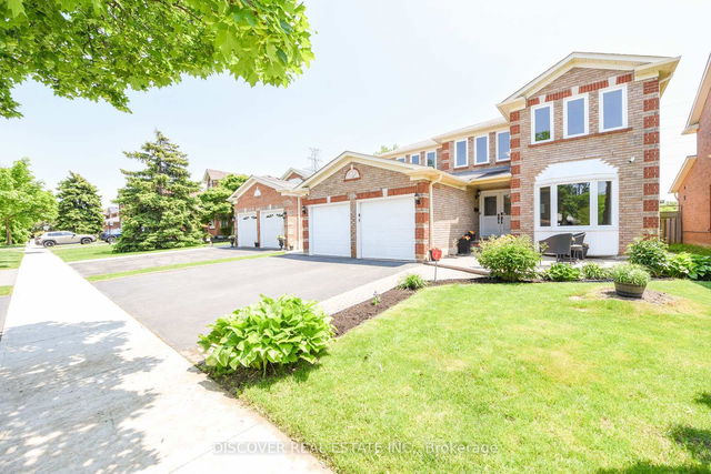 2594 Ambercroft Trail