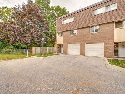 Unit 808 — 22 Tandridge Cres, Toronto - Elms-Old Rexdale image-0-1