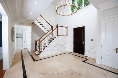 23 Valecrest Dr, Toronto - Edenbridge-Humber Valley image-0-3