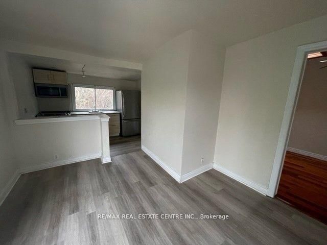 home for lease on 25 Nelson Street E
