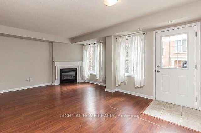 1609 - 28 Laidlaw Street