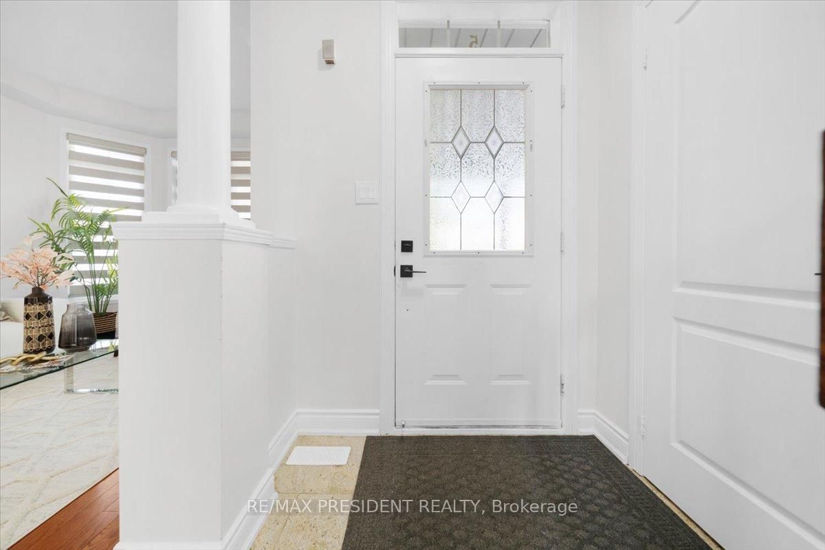 Detached House for sale at 5 Wild Indigo Crescent, Brampton, Ontario, L6R 2K1 - Sandringham-Wellington - MLS: W12195417