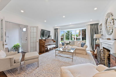 6 Greening Cres, Toronto - Princess-Rosethorn image-0-3