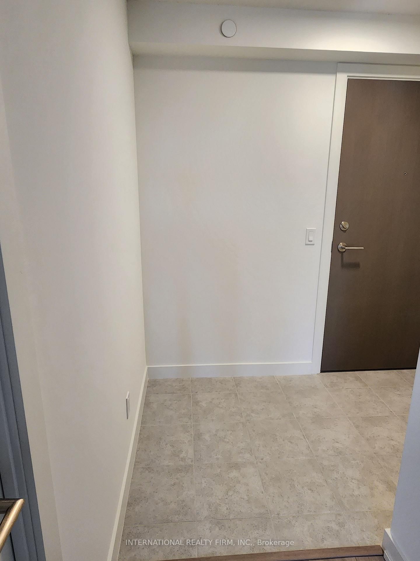 Listing Image 0