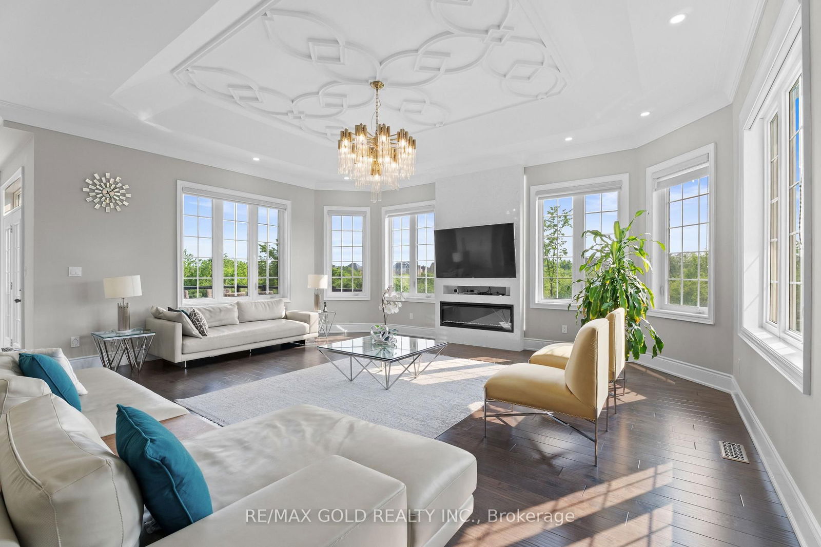 Detached House for sale at 40 Autumn Olive Way, Brampton, Ontario, L6P 4Z3 - Toronto Gore Rural Estate - MLS: W12195807