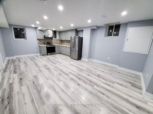 90 Yardley Crescent
