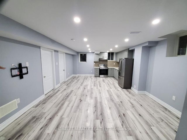 90 Yardley Crescent