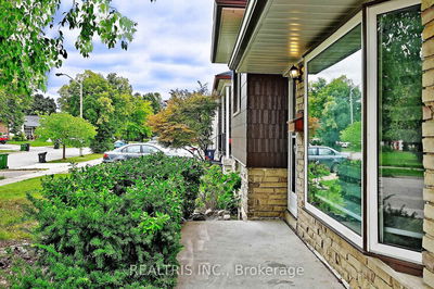36 Tealham Dr, Toronto - West Humber-Clairville image-0-2