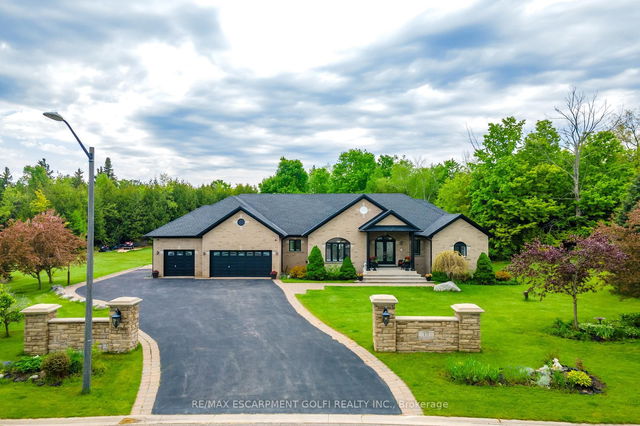 15 Rolling Meadow Drive