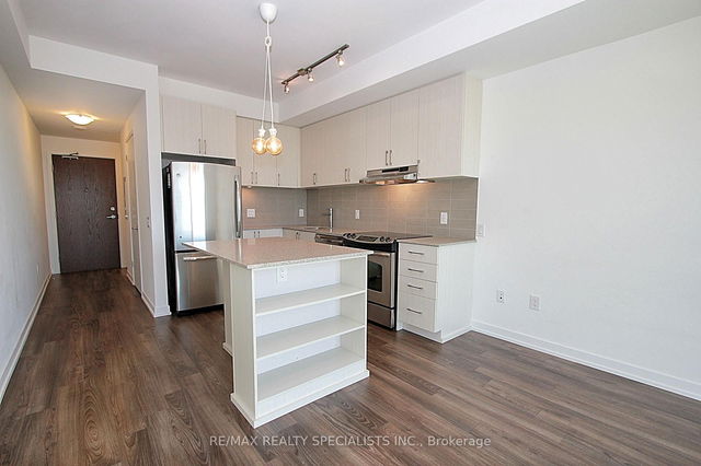 1509 - 2560 Eglinton Avenue