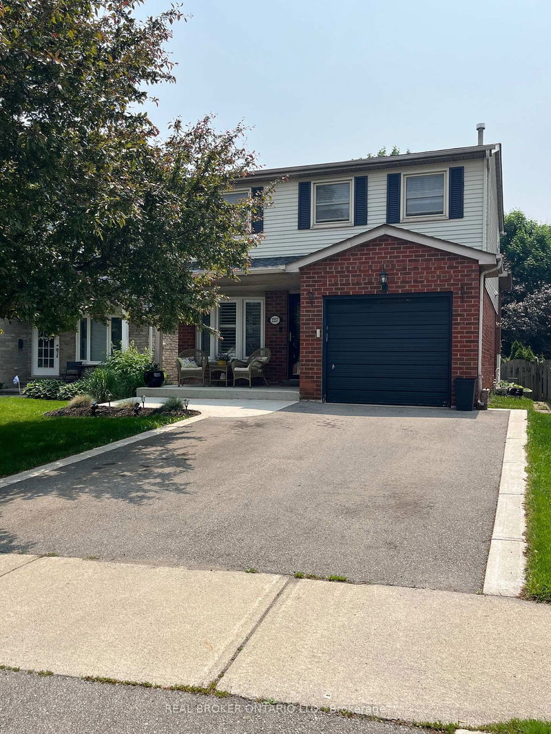 2257 Silverbirch Crt, Burlington - Headon image-0-0