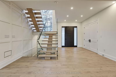 7 Farningham Cres, Toronto - Princess-Rosethorn image-0-3
