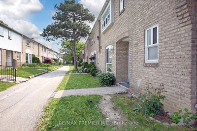 Unit 1 — 7 Gosford Blvd, Toronto - Black Creek image-0-1