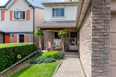 2231 Leominster Dr, Burlington - Brant Hills image-0-3