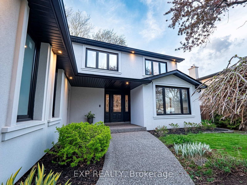 2433 Trevor Dr, Oakville, L6L 5C4 | Image 3