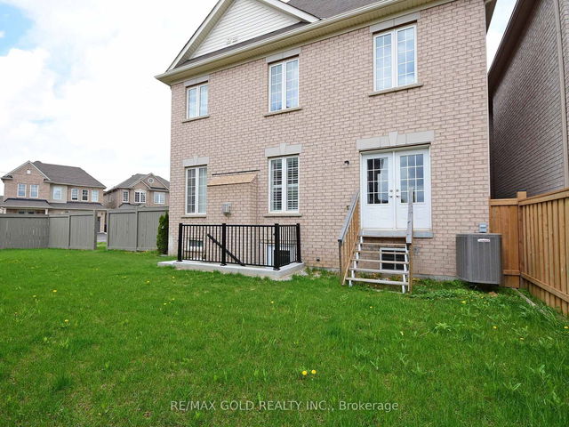 Lower - 110 Banbridge Crescent