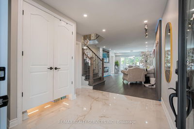 2020 Quinte St, Burlington - Orchard image-0-2
