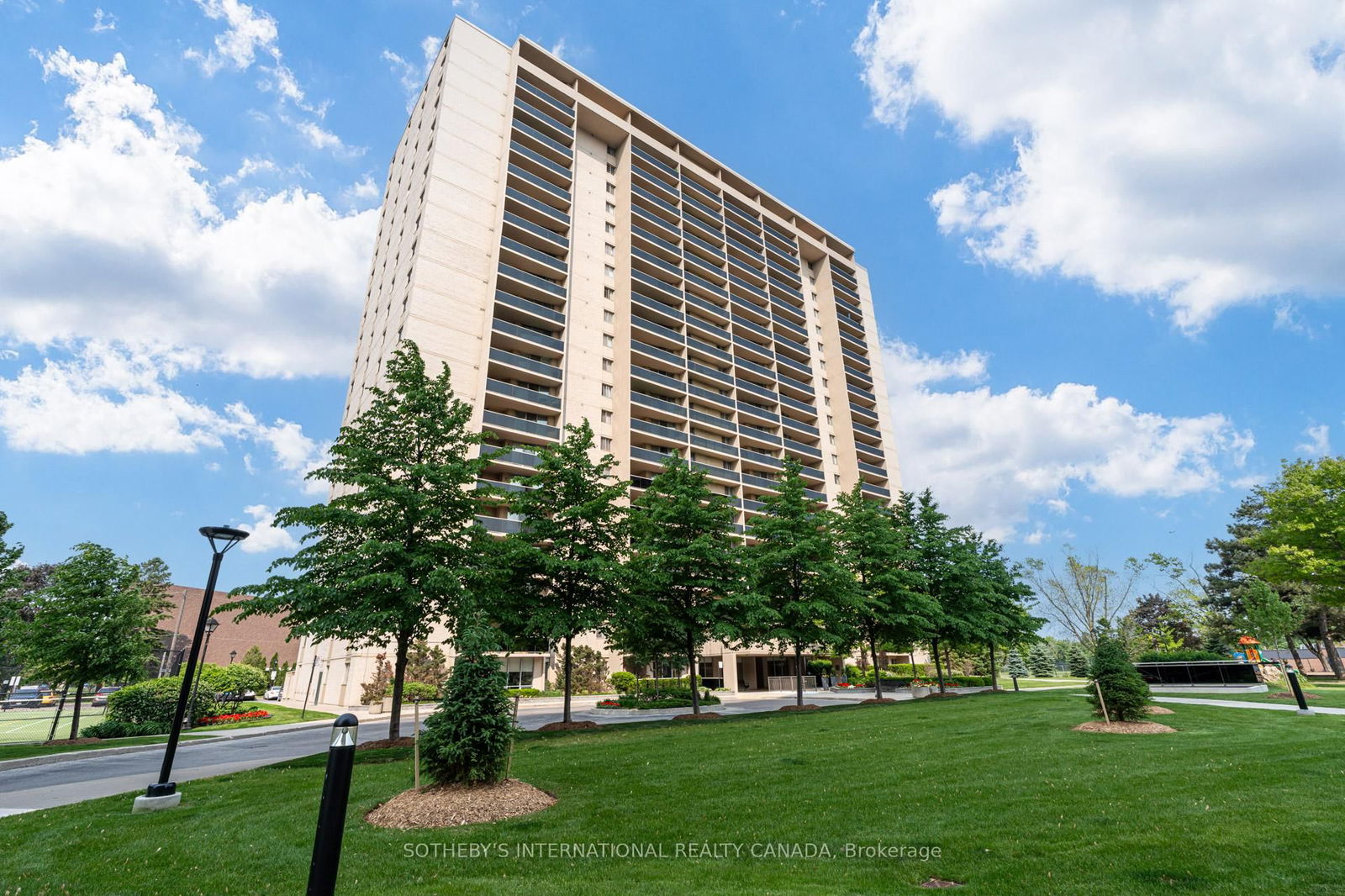 Property at 812 Burnhamthorpe