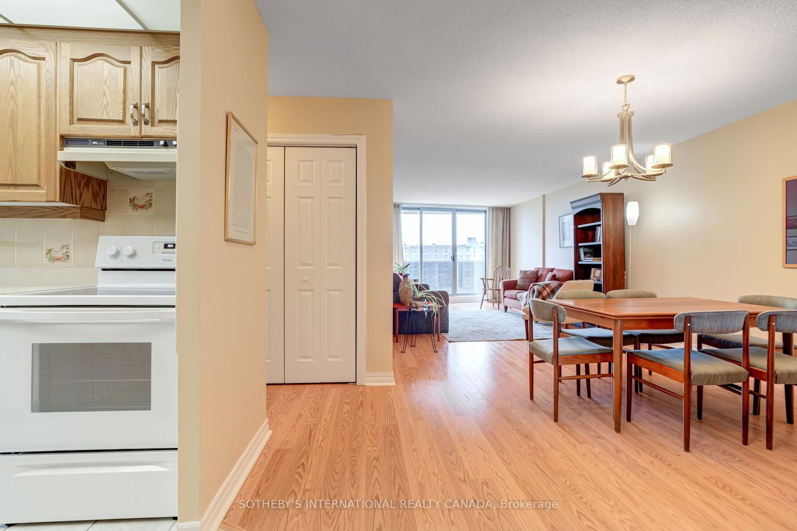 Condo for sale at 1408-812 Burnhamthorpe Road, Toronto, Markland Wood, M9C 4W1 - MLS: W12197687
