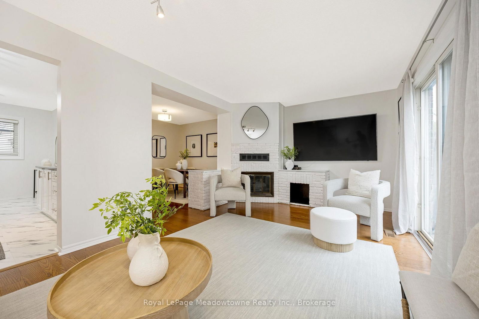 Listing Image 0