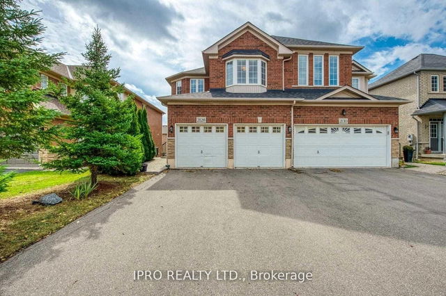 2128 Redstone Crescent