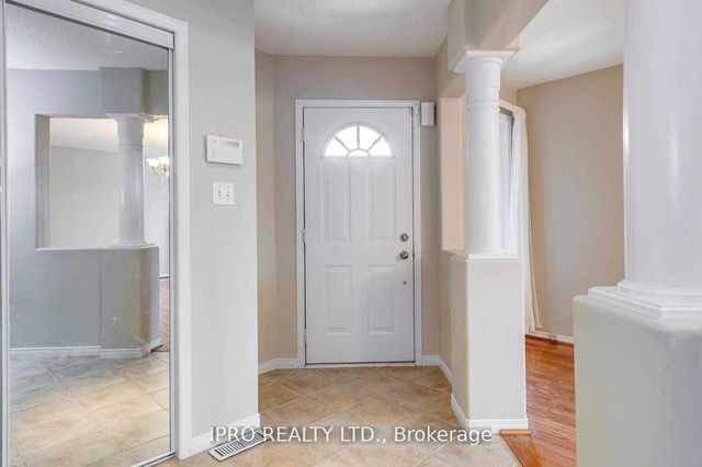 2128 Redstone Crescent