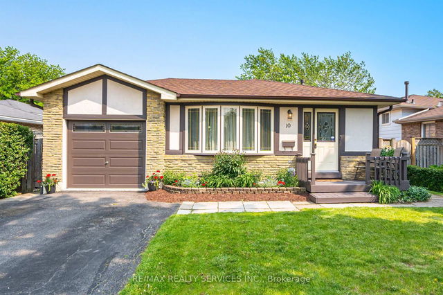 10 Gatewood Drive