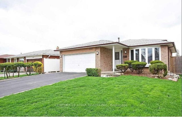 Main & Upper - 3260 Oakglade Crescent