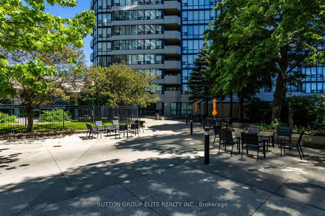 1206 - 330 Rathburn Road