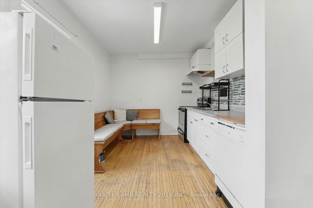Upper - 2257 Dundas Street W