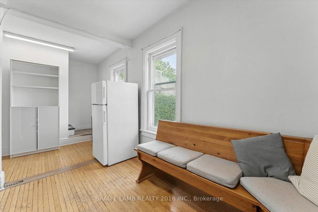 Upper - 2257 Dundas Street W
